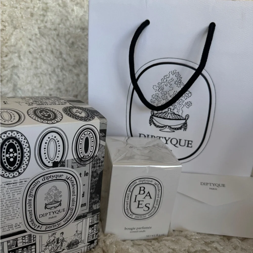 Diptyque Torsade Scented Candle and Gift Bag Set - Picture 9 of 15